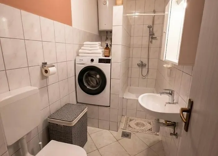 Highland - Unit 3 & 5 * Split