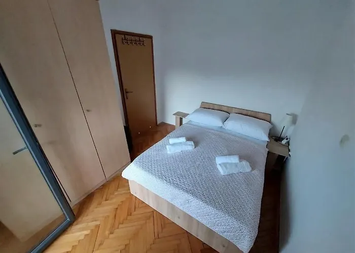 Highland - Unit 3 & 5 Split